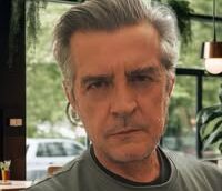 Κρείττον σιγάν, φίλοι μου…