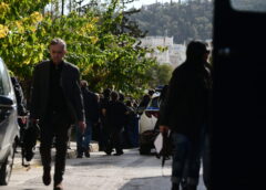 Νίκος Ρωμανός: Ένταση έξω από το Εφετείο μετά την απόφαση για την έκρηξη στους Αμπελόκηπους