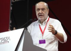 «Πυρά» Αλεξιάδη σε στελέχη του ΣΥΡΙΖΑ που μίλησαν στο ντοκιμαντέρ «Στο χιλιοστό»: «Αργά για διαφωνίες»