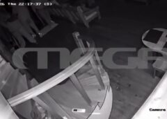 Τρόμος για 18χρονο στη Νέα Πεντέλη – Η στιγμή που διαρρήκτες εισέβαλλαν στο σπίτι του