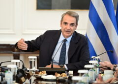 Επιστροφή με τις μηχανές στο φουλ
