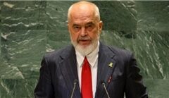 Νέα Υόρκη: Πέταξαν αυγά στον Έντι Ράμα-«Υστερικές κότες» απαντά ο Αλβανός πρωθυπουργός