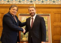 «Ναι» σε συνεργασία με το κόμμα Τσίπρα, ΣΥΡΙΖΑ και Πλεύση Ελευθερίας λέει ο Αλέξανδρος Αυλωνίτης