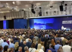 ΔΕΘ 2026: Ενός λεπτού σιγή στη μνήμη των δυο πιλότων πριν την ομιλία Μητσοτάκη