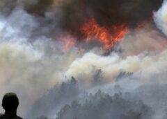 Μεγάλη φωτιά απειλεί έναν από τους δημοφιλέστερους τουριστικούς προορισμούς στην Κολομβία, δείτε βίντεο
