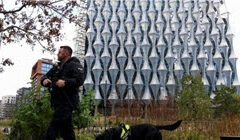 Πρεσβεία των ΗΠΑ στο Λονδίνο: Αμερικανοί πεζοναύτες «φυγάδευσαν» διπλωμάτη – Κατηγορείται για κατοχή υλικού παιδικής πορνογραφείας