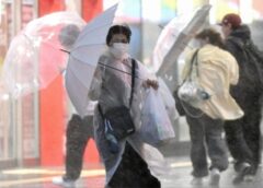 Δύο νεκροί, 275 ακυρωμένες πτήσεις και εκκένωση 1,6 εκατ. κατοίκων, δείτε βίντεο