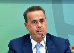 Τα μέτρα του ΥΠΕΝ για τη σταδιακή μείωση των τιμών στο ρεύμα κατά 30% έως το 2029