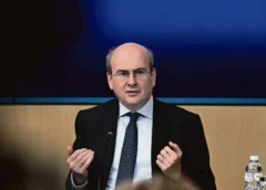 Χατζηδάκης: Όσο ανεβαίνει η οικονομία θα ανεβαίνει και η στήριξη της κοινωνίας