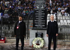 Γερμανία: Στεφάνι στη μνήμη των θυμάτων των Τεμπών κατέθεσε η ΕΠΟ